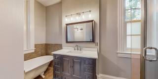 5 Bed/ 2.5 Bath Phenomenal Old Louisville Home Gallery 16