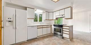Large Arvada house with yard Gallery 7