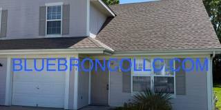 Spacious 4 bedroom unit with many features to love. Gallery 1