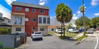 5960 NE 5th Ct Gallery 2