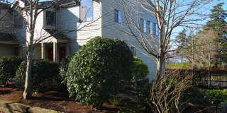 DOWNTOWN KIRKLAND 2 BED, 2.5 BATH HOME FOR RENT W WATER VIEWS! Gallery 18