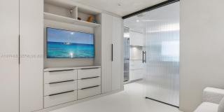 Bijou Bay Harbor Gallery 22