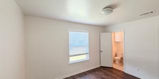 Just updated 3/2 home on a quiet street in desirable north Austin! Gallery 16