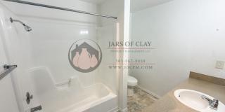 Upstairs Two Bedroom Apartment in Keizer Gallery 4