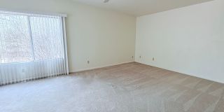 Spacious 2bd/2bath + Den home in gorgeous community (there's a lake!) Gallery 23