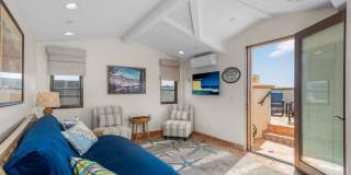 Newport Beach Balboa Peninsula Beach House with Rooftop Deck | Weekly & 30+ Night Stays Gallery 22