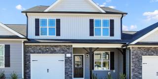 3 Bedroom Triplex in Smithfield! Gallery 1