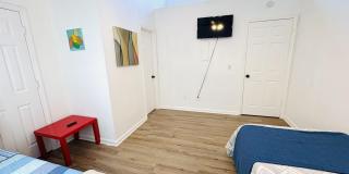 1252 High Road Gallery 18