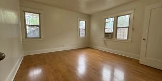 Large centrally located unit with shared yard Large centrally located unit with shared yard Gallery 16