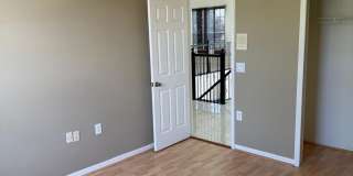 5 bedroom, 3.5 bath Pool Home Gallery 24