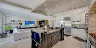 520 N Parkway Gallery 18