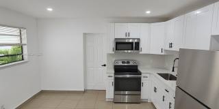 1046 Foster Rd Gallery 1