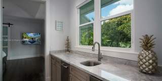 545 SW Indianola St Gallery 6