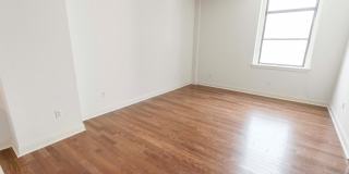 1300-6 CHESTNUT Street Gallery 16