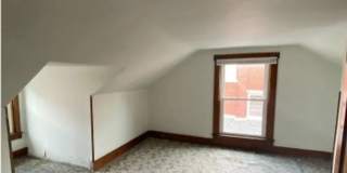 216-218 W Lamb St Gallery 1