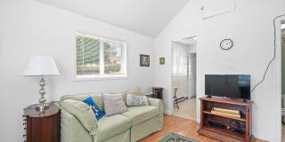 Cozy 1-Bedroom Rental – All Utilities Included! (Furnished) Gallery 7