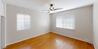 5 Bed / 3 Bath on Rockford Dr (Large Rooms & Backyard) – Walk to Campus!! Gallery 9