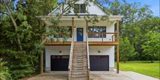 Custom Home in Seagate | 4 Bedrooms • 3 Bathrooms • Minutes to Wrightsville Beach Custom Home in Seagate | 4 Bedrooms • 3 Bathrooms • Minutes to Wrightsville Beach Gallery 4