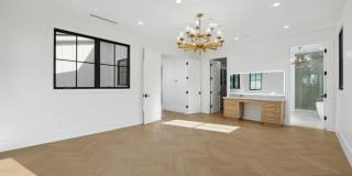 4539 Longridge Avenue Gallery 16
