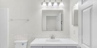 635 E Henry St Gallery 18