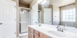 Charming home in Yukon + 3 bedrooms + 2 bathrooms Gallery 24