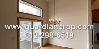 Townhouse Available October 1, High Ceilings, Open Floor Plan, Lower Family Room w/Fireplace, Balcony Townhouse Available October 1, High Ceilings, Open Floor Plan, Lower Family Room w/Fireplace, Balcony Gallery 5