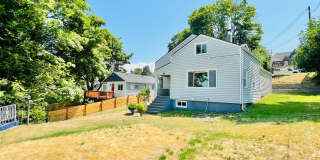 Renovated 4 bedroom 2 bath Home with Plenty of Space! Gallery 3