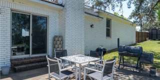 Beautiful Newly Remodeled 3 Bed, 2 Bath Home Gallery 5