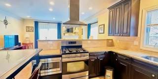 229 E Columbia B Gallery 6