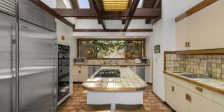 Lavish Oceanfront Estate w/Pool, Spa & AC - Close to Beaches: Maunalua Sunset Gallery 12