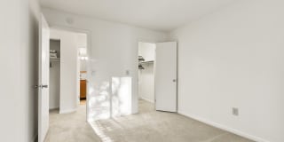 Country Club Apartments Gallery 29