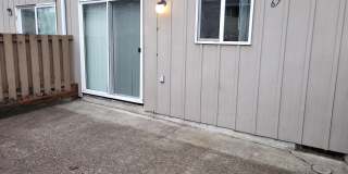 Townhouse Square Gallery 18