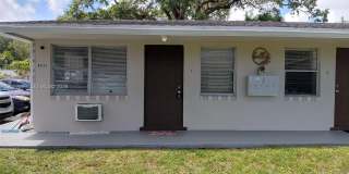 1433 SW 24th Ct Gallery 1