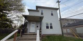 420 E Dewald St - Great Three Bedroom Home With Laundry on the Main Floor!  Available Now! Gallery 1