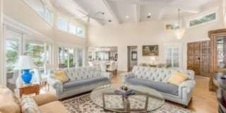 901 SE Riverside Drive Gallery 33