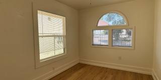 Cute 2 Bedroom, 1 Bathroom Cottage Gallery 17