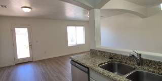 Remodeled 3 Bed / 2.5 Bath Townhome in Great Location Gallery 29