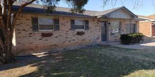 1009 SE 40th St- AVAILABLE NOW! Gallery 1