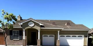 Gorgeous turn key 3 bedroom house Gorgeous turn key 3 bedroom house Gallery 1