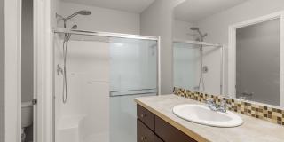 Lovely 3 bedroom/2.5 Bath Townhouse Gallery 16