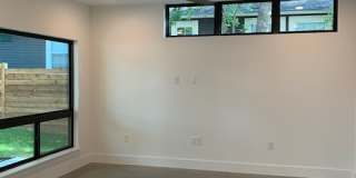403 W Monroe St Gallery 7