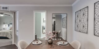 Alister Galleria Gallery 7