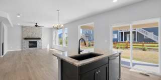 Spacious 5BR House in Monument Gallery 16