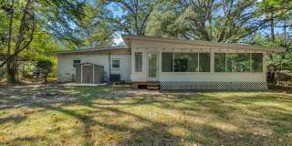 In Town Location on This Mid Century Home Gallery 23