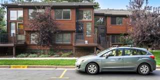 Spacious Willow Springs Townhome Near Trails, Shopping & Dining Spacious Willow Springs Townhome Near Trails, Shopping & Dining Gallery 1