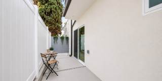 Massive Luxury 4 Beds with 2-3 Parking Spots Gallery 9