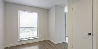 Verde Apartments Gallery 26
