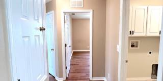 Spacious 4 Bed 3 Bath Home w FULLY FENCED YARD for Rent! Gallery 33