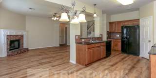 212 Crowfoot Gallery 15