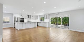 Fully Remodeled 4 Bed + 2.5 Bath Home in Desirable Westlake Hills! Gallery 11